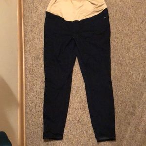 Like new Loft dark wash maternity jeans. Size 16